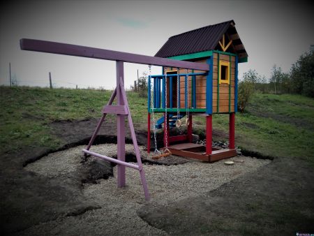 Детская площадка на даче: что, где и как можно разместить на участке